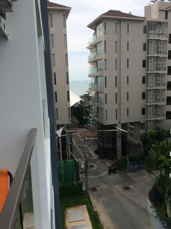 Club Royal Suites Pattaya Exterior foto